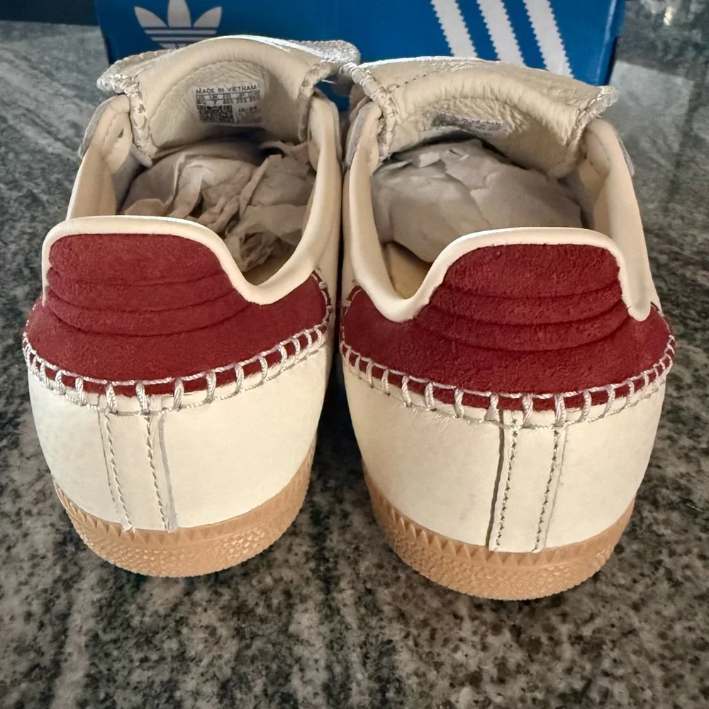 XXX SOLD XXXX LT White Ruby Red Leather Fold Tongue Sneakers Women’s 8.5 NWT - Picture 2 of 6